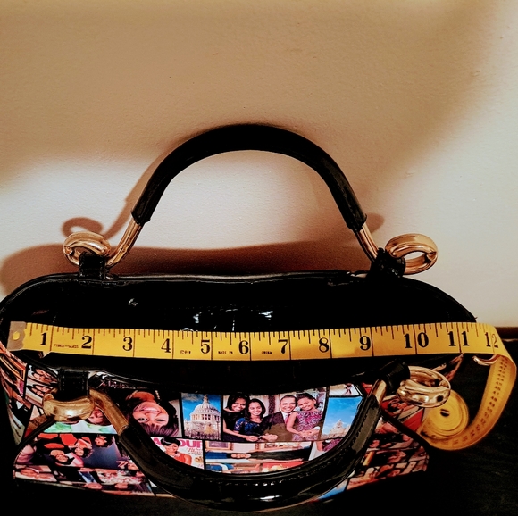 Collectors Item: Glossy Magazine Cover Michelle Obama Purse. - Picture 8 of 13